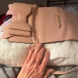 Betsy Johnson cross body wallet 7x5